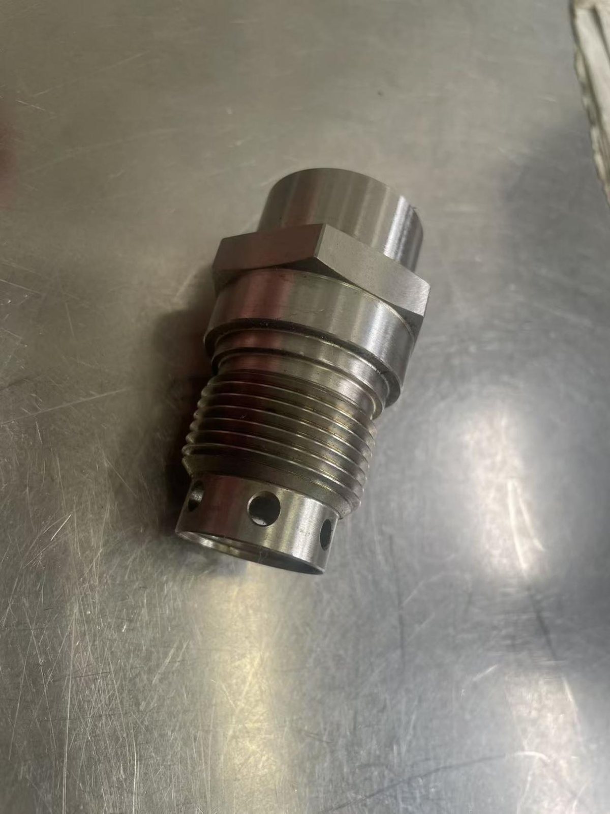 CNC Threaded Fittings & Connectors Threaded CNC turned fitting component